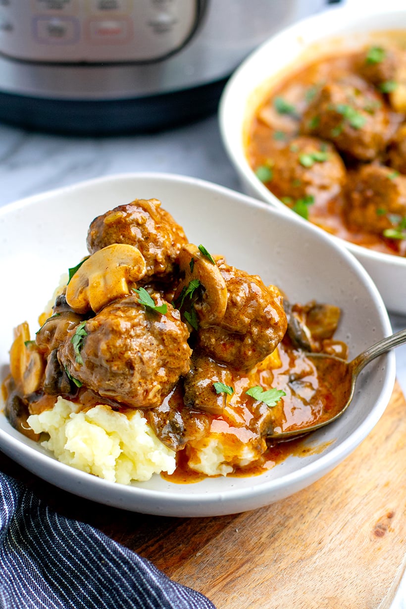 INSTANT POT SALISBURY STEAK MEATBALLS WITH MUSHROOM GRAVY