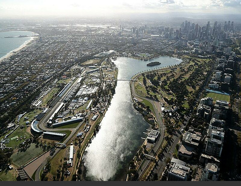 Formula 1 will stay in Melbourne