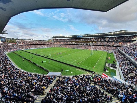 New Zealand Eden Park back with fans