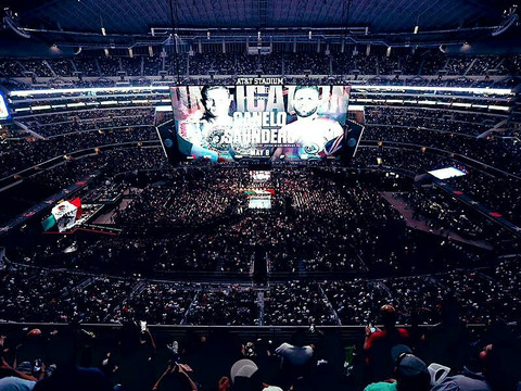 Boxing fight at AT&T stadium sets attendance record