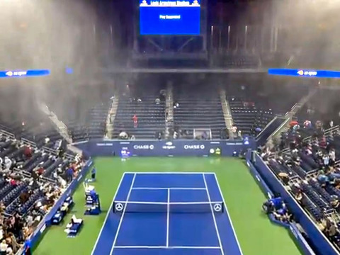 Rain soaks Flushing Meadows