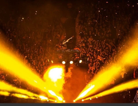 Allegiant Stadium first sold out show