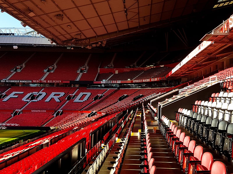 ManUnited extends safe standing