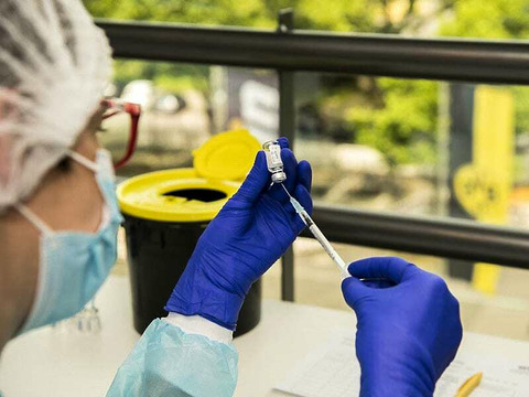 With Germany getting clobbered by COVID-19, the Bundesliga club Borussia Dortmund is going to convert a part of its residence – the Signal Iduna Park – into a vaccination center. The ‘Borussia Dortmund’ stated that the above initiative