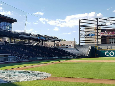 Oakland Athletics considering temporary stay in Las Vegas