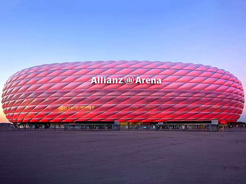 FC Bayern and Allianz renew partnership