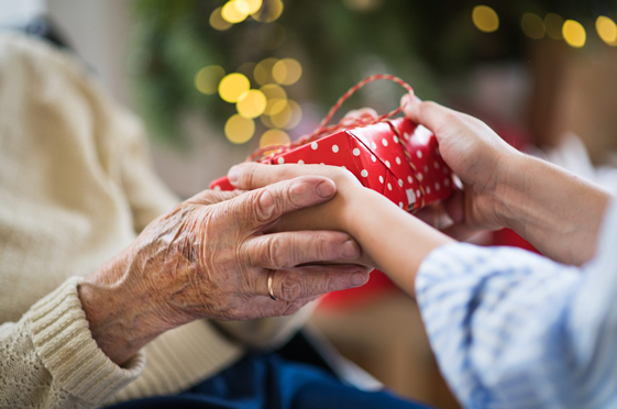 Gli anziani e il Natale: le belle iniziative della FNP