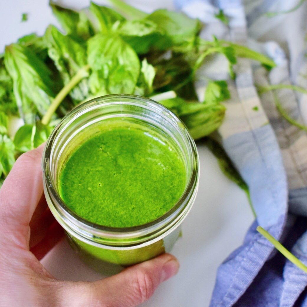 Mason jar of herby vinigiarette 